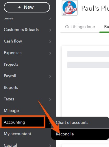 箭头导航到QuickBooks Online中的对账窗口。